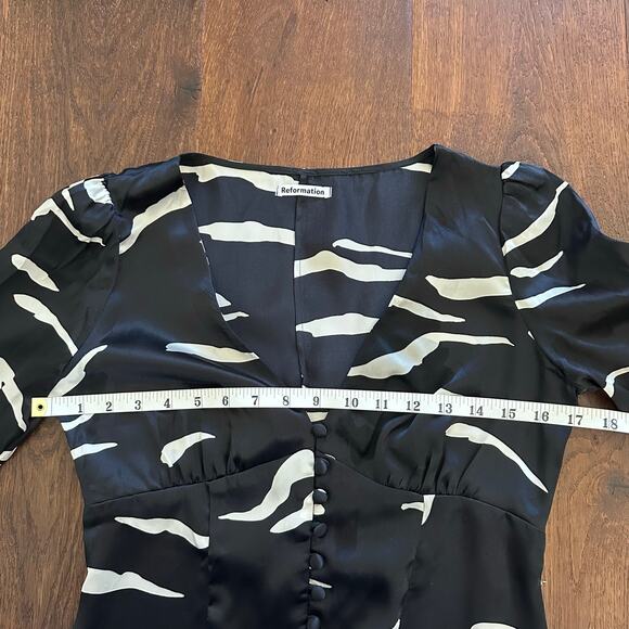 Reformation Mustang Black Ivory Silk V Neck Slim Fitting Bodice Blouse Size S - Picture 5 of 10